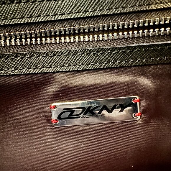 Casual with a hint of style DKNY Active bag - Picture 2 of 9